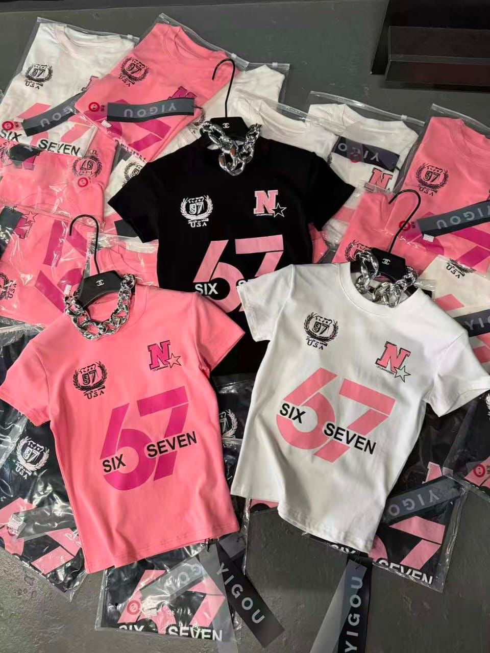 Graphic Fitted babe Tee